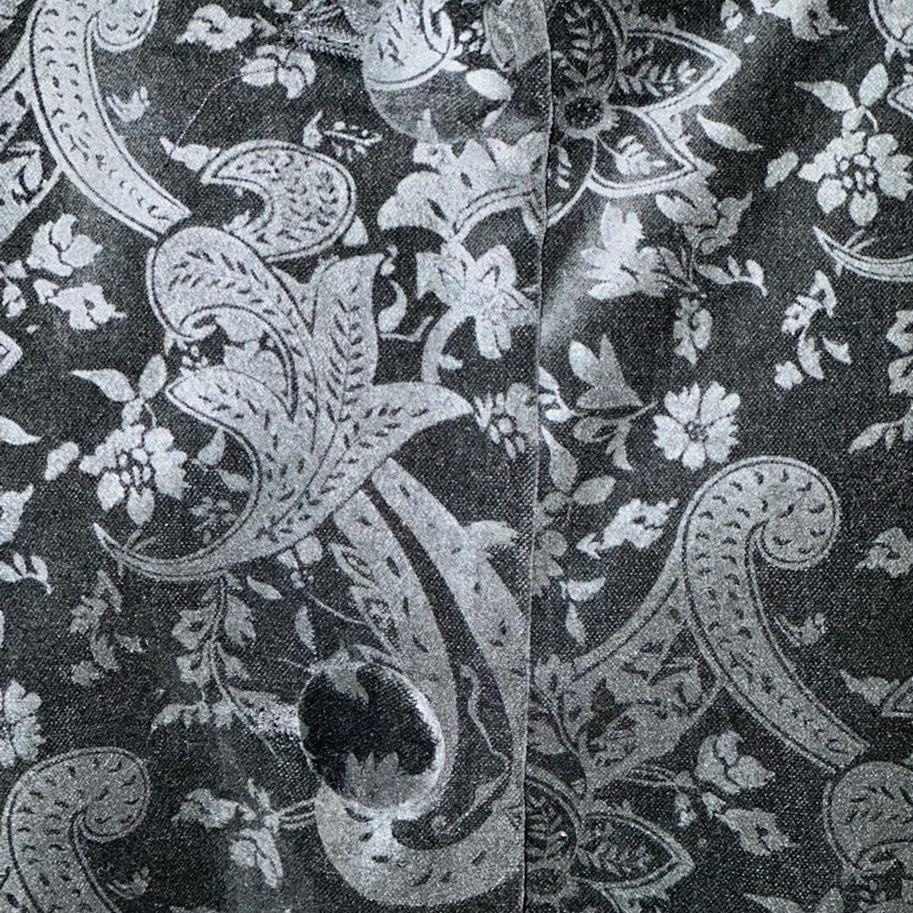 Beautiful Edward Swing Jacket in Black on Black Paisley Velvet with Lining - Picture 2 of 6